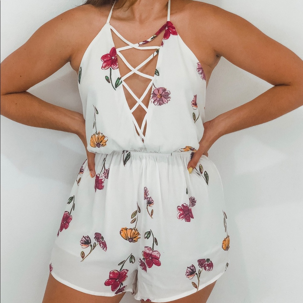 WHITE FLORAL ROMPER